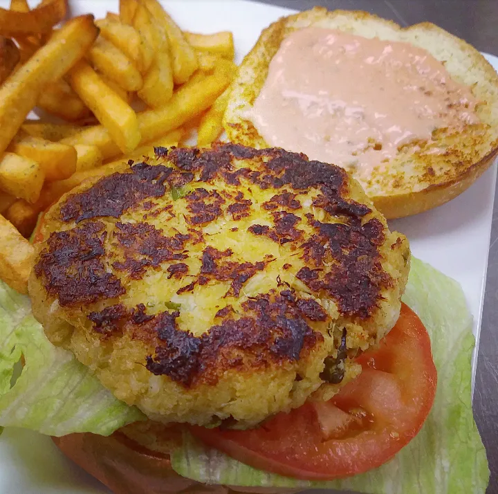 Crab Cakes and Fries